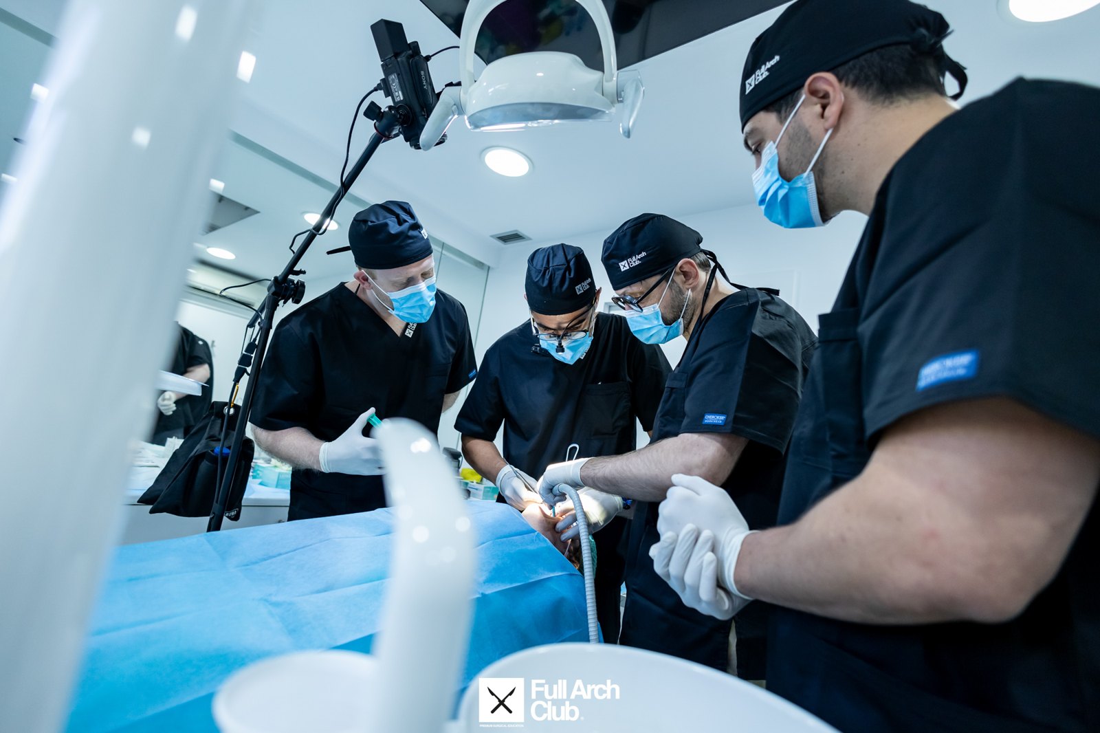Live surgery during the Mastercourse: the surgical team operating in front of the room